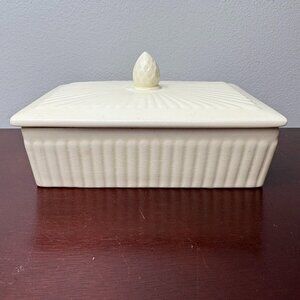 Wedgwood Box Etruria Barlaston Embossed Cream Cigarette Trinket Box EDME